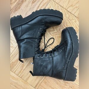 Black Women's Lace-Up Boots